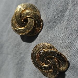 Vintage Elegant Gold-Tone Knot Clip Earrings